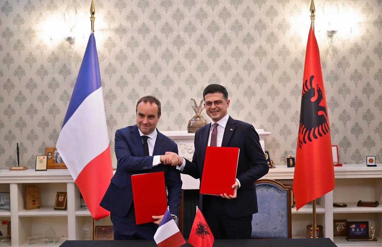 Shqipëria dhe Franca nënshkruajnë marrëveshje për modernizimin e kapaciteteve ushtarake