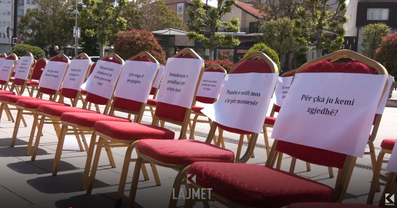 Frustrimi me deputetët: “Krejt populli me ardh me i mshel këta” (VIDEO)