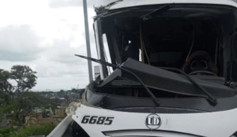 10 të vdekur dhe 25 të plagosur në një aksident me autobus në Kolumbi