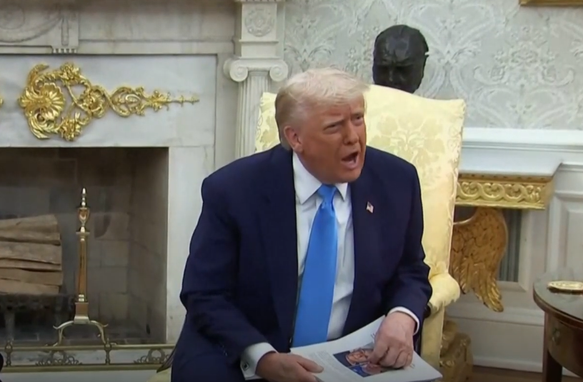 Gazetari nervozon Trumpin me pyetjen për avionin e dhuruar nga Katari (VIDEO)