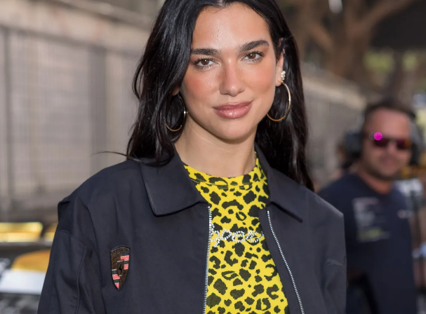 Dua Lipa ndoqi nga afër garën e Formula 1 në Monaco (FOTO)
