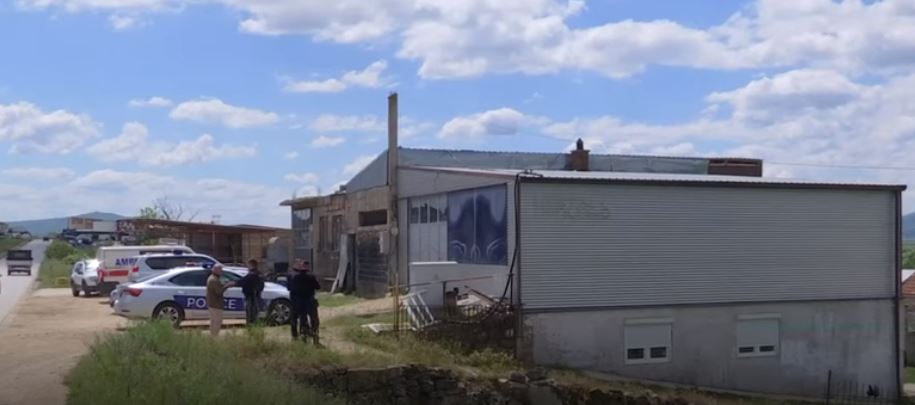 Tërstenik: Nipi e nxjerr dajën nga shtëpia, me polici (VIDEO)
