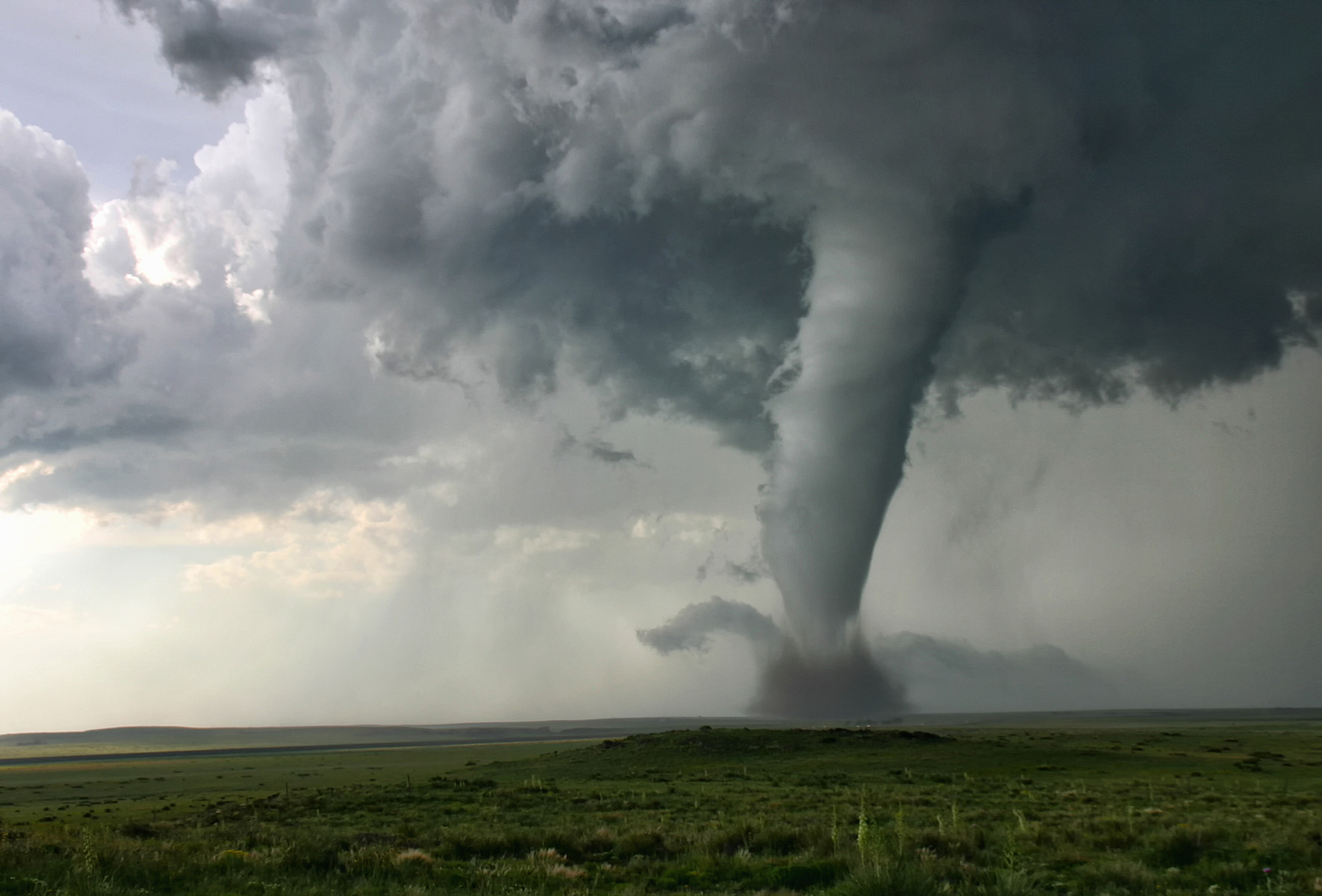 Tornado mund të godasë sot pjesë të Mbretërinë së Bashkuar
