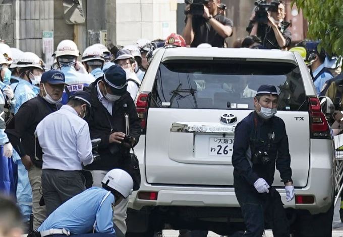 Tentoi t’i vriste shtatë nxënës me makinë, arrestohet 28-vjeçari në Japoni