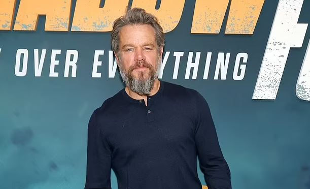 Matt Damon ndryshon pamje, duket më joshës