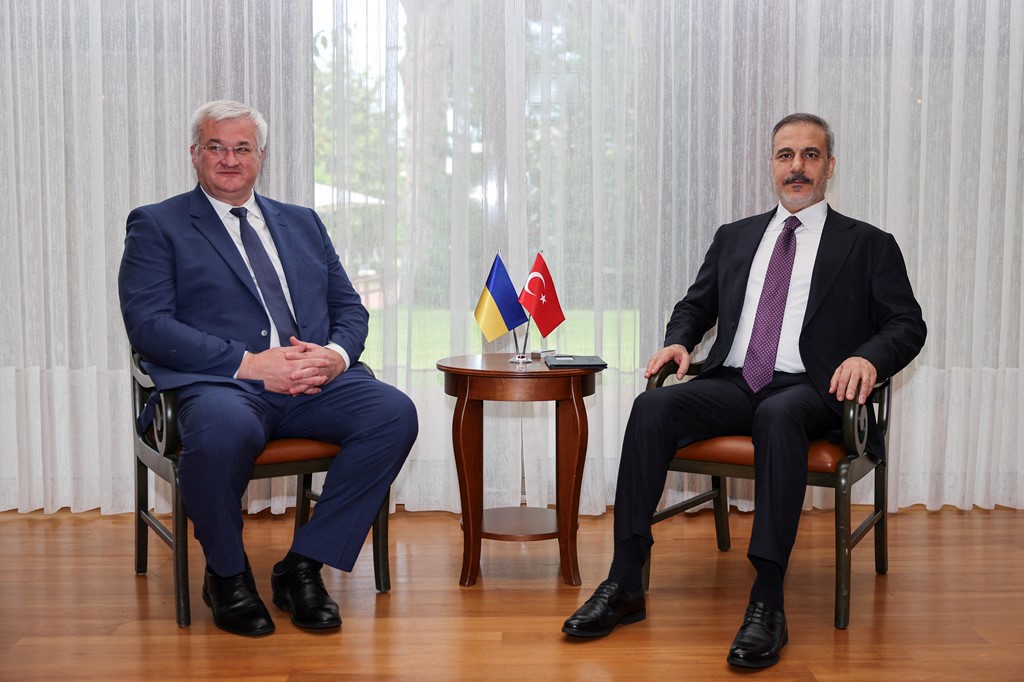Turqia përsërit gatishmërinë për bisedimet Ukrainë-Rusi