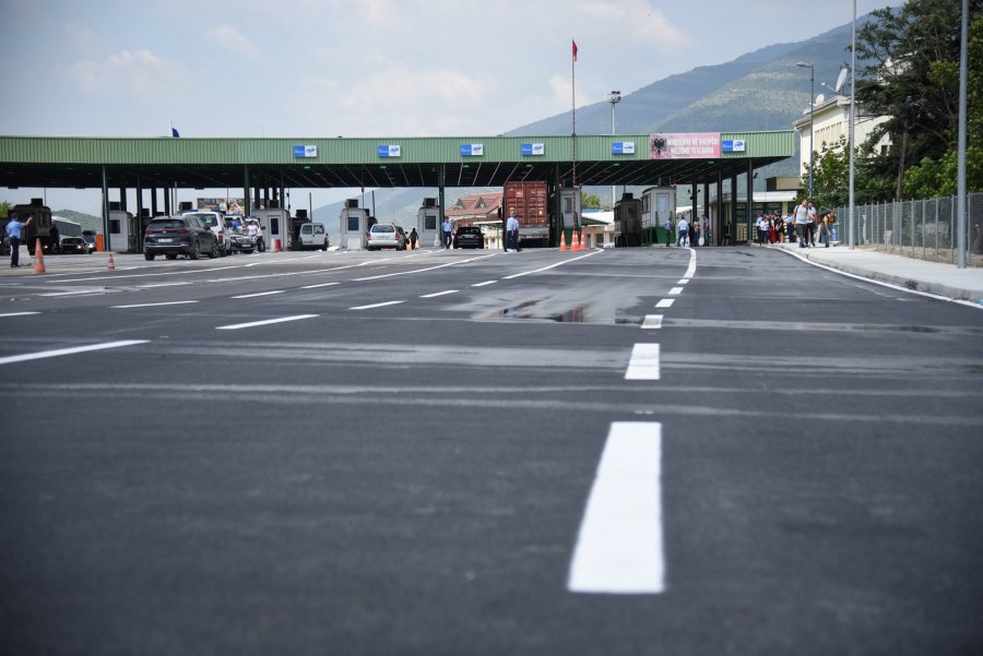 50 fishekë dhe marihuanë nën gomën rezervë, arrestohet në Vërmicë një shtetas shqiptar