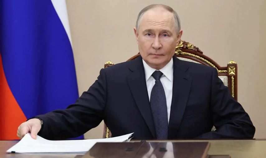 Putini viziton Kurskun për herë të parë që kur Rusia pretendoi se e ka rimarrë rajonin