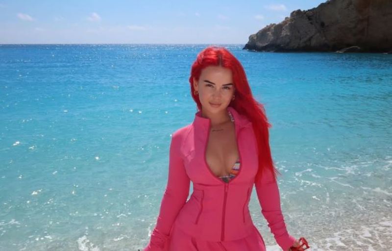 Rina Balaj po i shijon pushimet, publikon pamje nga atje (FOTO)
