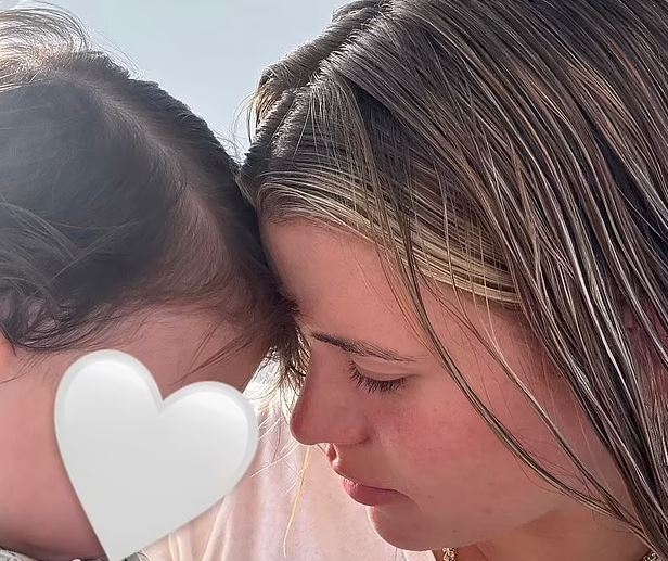 Sofia Richie na e tregon pakëz portretin e së bijës