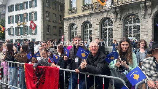 Bashkatdhetarët në Bern me pritje madhështore për Osmanin (VIDEO)
