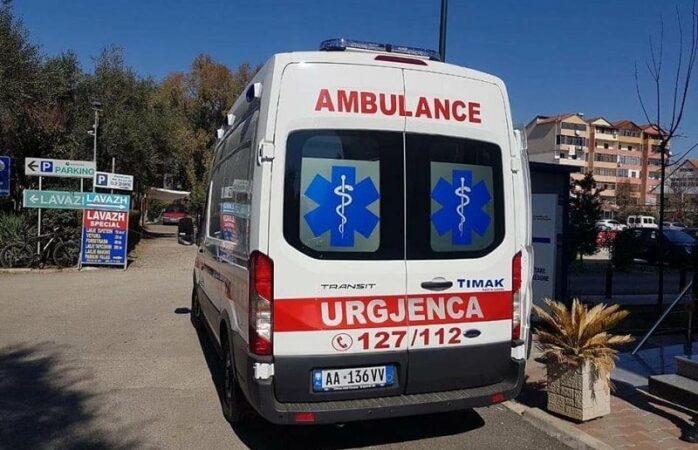 E zuri poshtë muri rrethues i banesës, humb jetën 4-vjeçarja në Fier