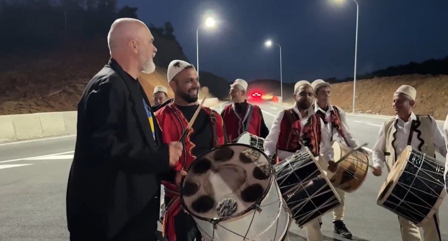 Rama i bie daulles në inaugurimin e rrugës (VIDEO)