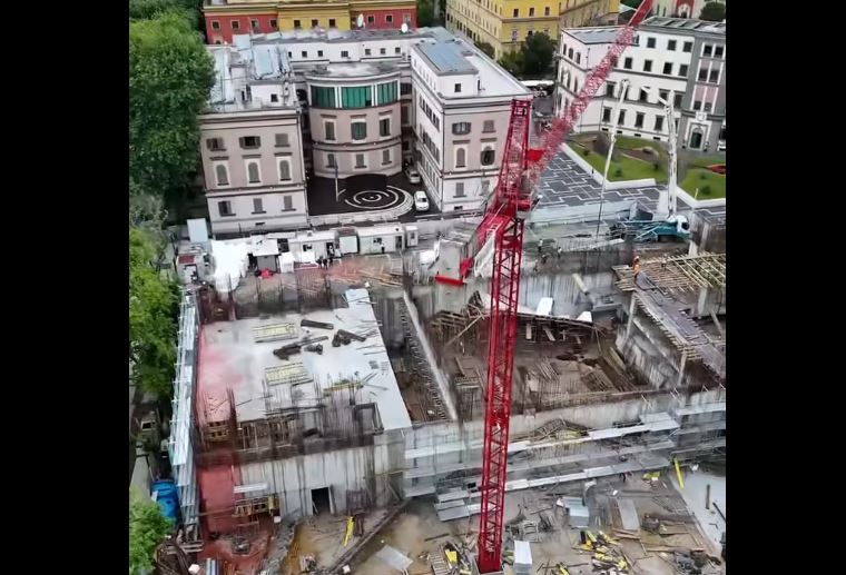 Rama publikon pamje nga punimet në Teatrin e ri Kombëtar (VIDEO)