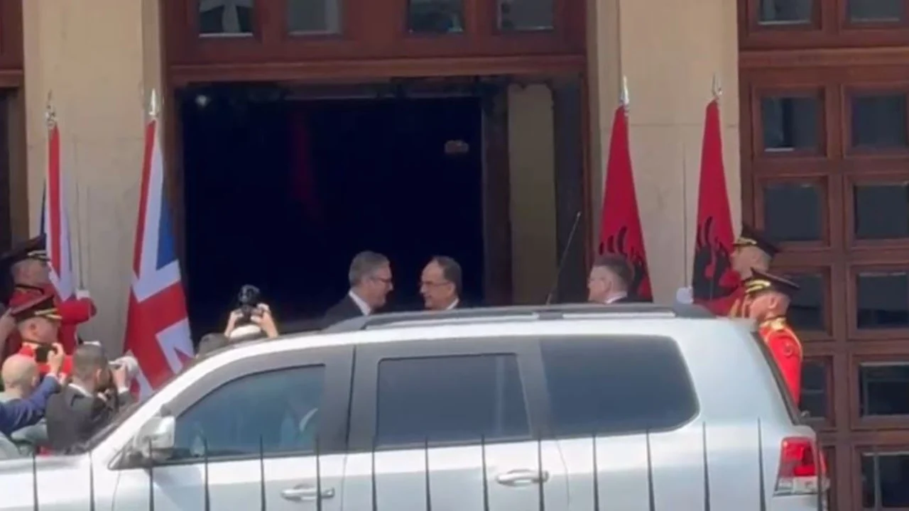 Starmer mbërrin në Presidencë, takohet me Begajn