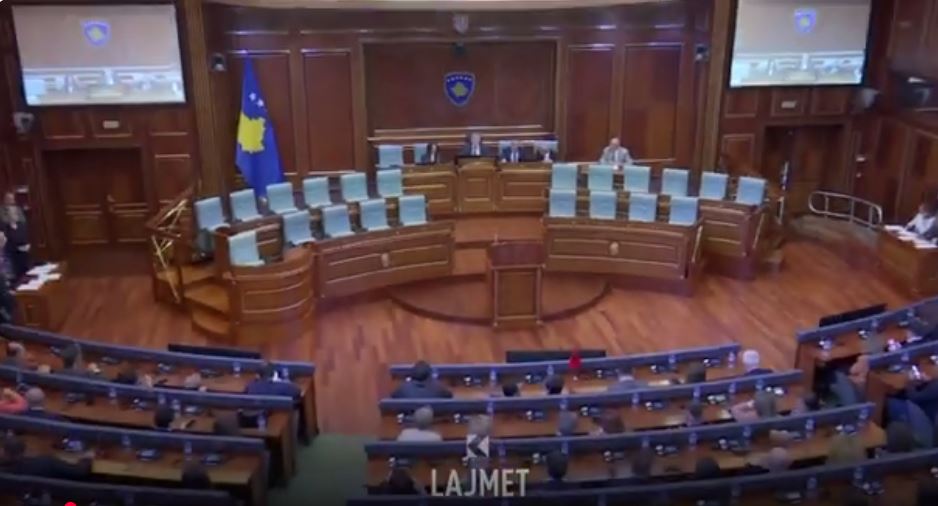 Ngërçi në Kuvend - Kushtetuesja nuk dihet kur e merr vendimin (VIDEO)
