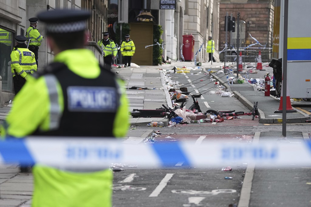 Mbreti i Britanisë dhe Princi i Uellsit reagojnë për incidentin e djeshëm në Liverpool
