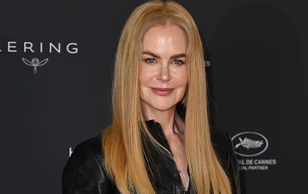 Nicole Kidman shfaqet tejet elegante në festivalin e filmit në Kanë