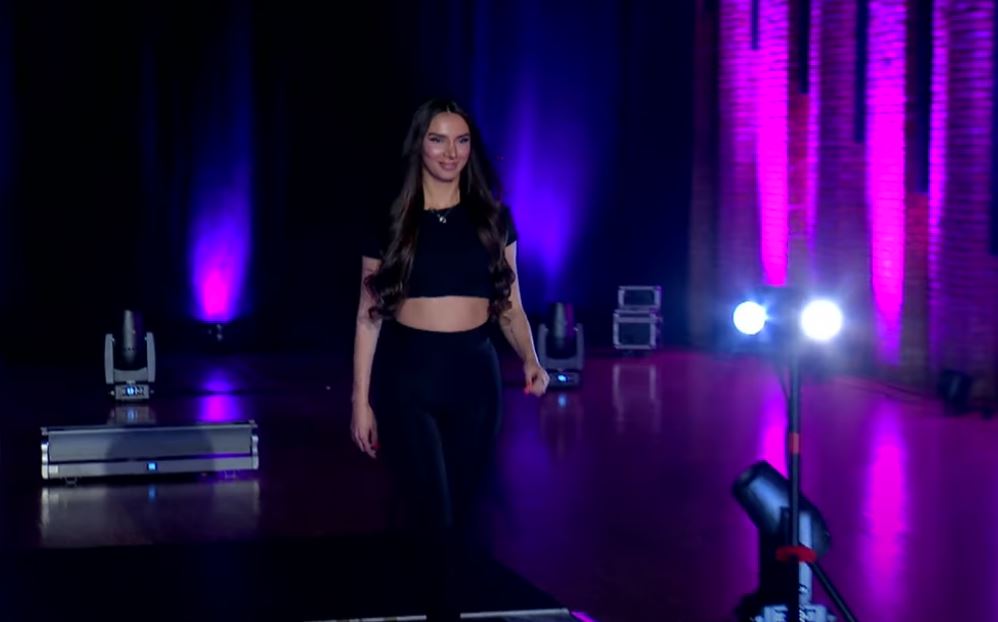 “E bukur, e gjatë, solare”, Rrushja bëhet Supernova (VIDEO)