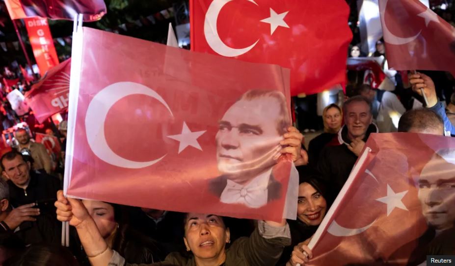 Turqia arreston dhjetëra persona, përfshirë anëtarë të partisë opozitare
