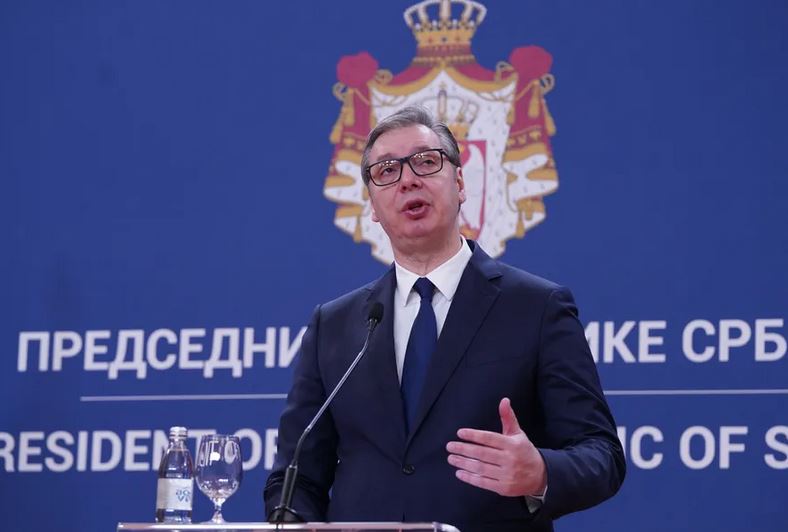 Vuçiq kërcënon përsëri: Prokurorët dhe gjyqtarët që mbështesin banditizmin, huliganizmin dhe sjelljen e paligjshme, nuk do të shërbejnë