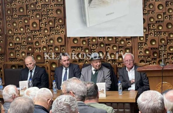 Promovohet libri “Çanakalaja dhe Shqiptarët” i Kurtesh Devajës