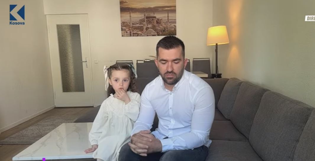 Mori zemrat e të gjithëve me këngë patriotike, 4 vjeçarja këndon në "Weekend" live me babain (VIDEO)