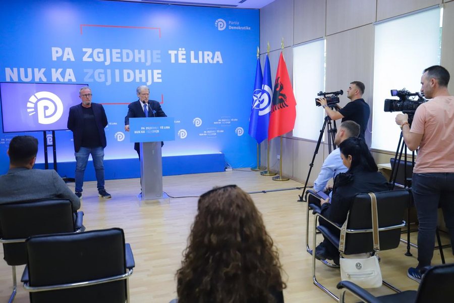 Berisha denoncon lejet e dhëna për kultivim kanabisi