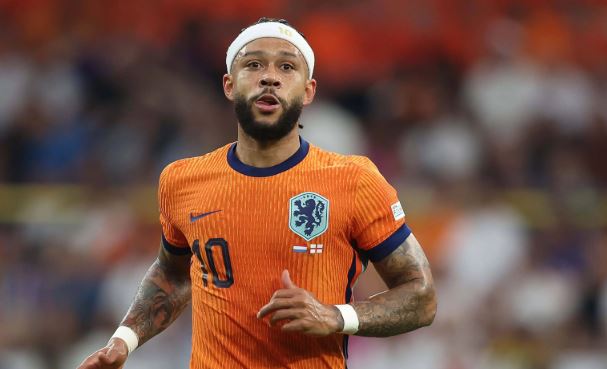 Depay bëhet top golashënues i Holandës