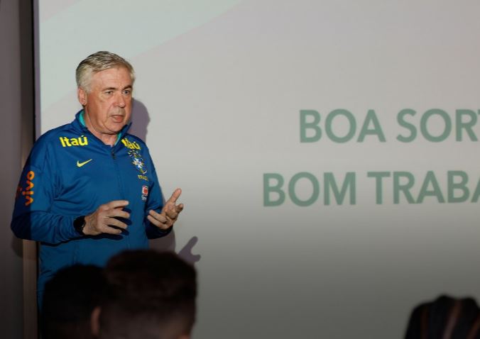 Carlo Ancelotti zhvillon seancën e tij të parë stërvitore me Brazilin