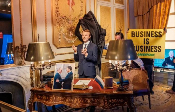 Pse u vodh figura e dyllit e Macron nga muzeu Grevin në Paris?