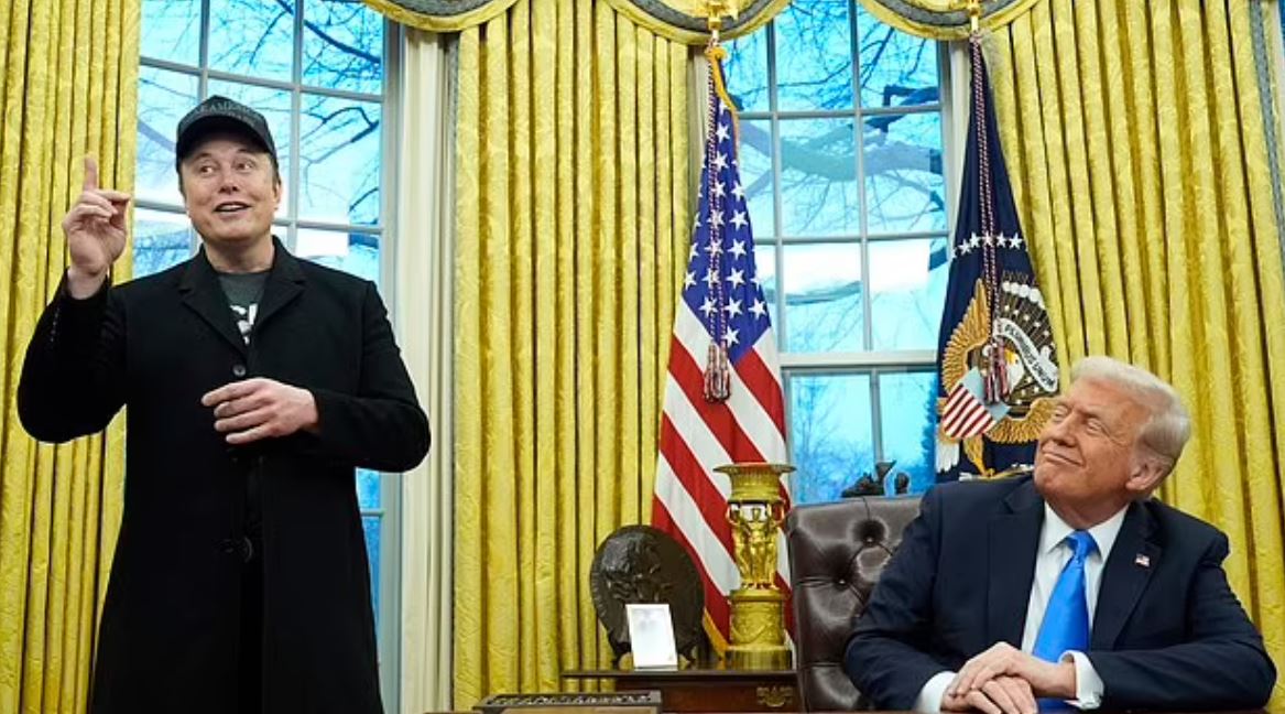 Musk dyshohet se u përplas fizikisht me Sekretarin e Thesarit, Trump mbajti anën e Bessent 