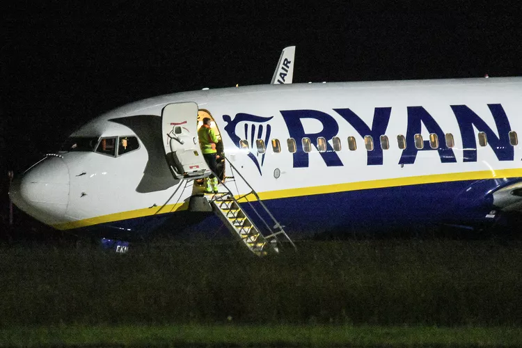 Aeroplani detyrohet të bëjë ulje emergjente në Gjermani, lëndohen nëntë persona