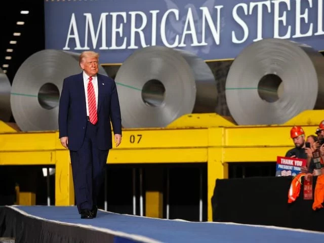 Goditje tregtare nga Trump: Tarifat për çelikun dhe aluminin dyfishohen në 50%