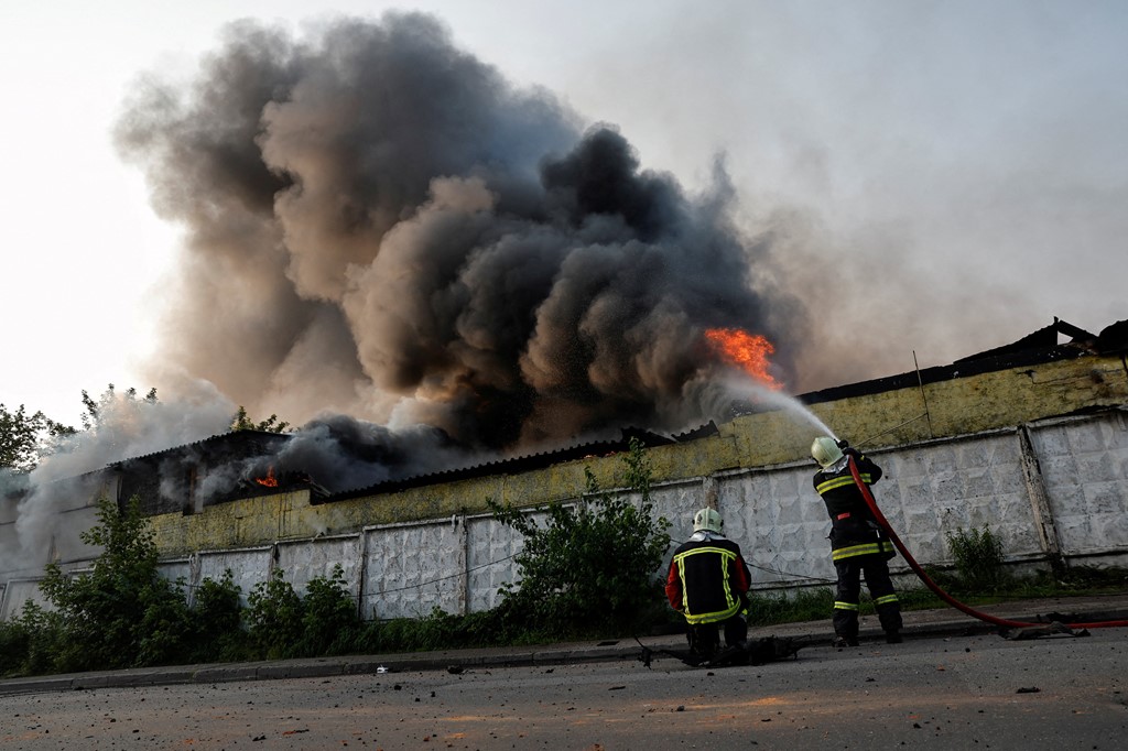 Sulm rus në Kiev të Ukrainës, vritet një grua