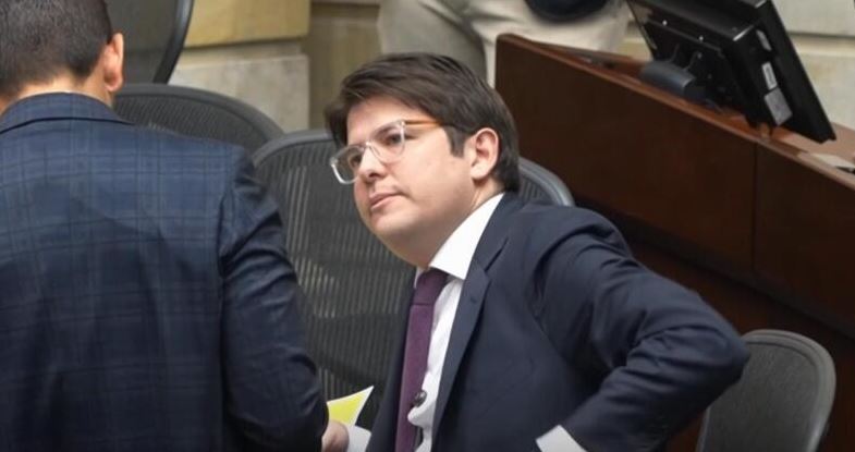 15-vjeçari qëllon në kokë kandidatin për president të Kolumbisë