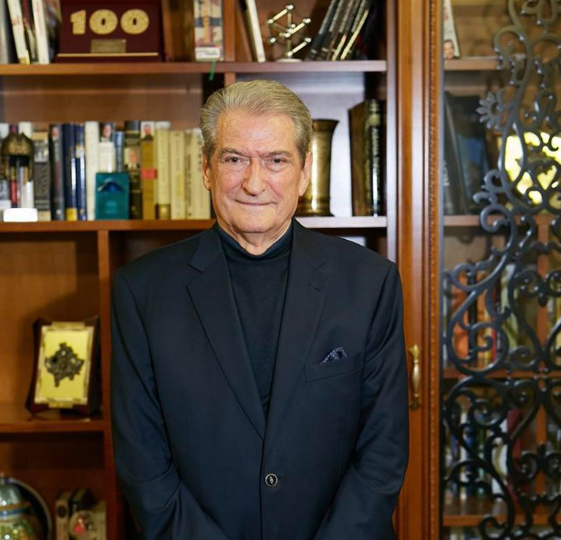 Kurban Bajrami, Sali Berisha uron myslimanët: Lutjet tuaja qofshin të pranuara
