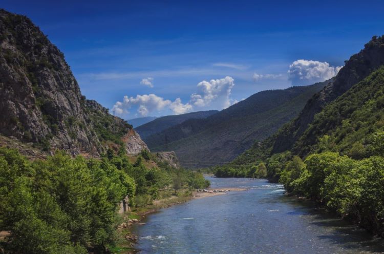 Tragjedia në Shkumbin, trupi i pajetë i 6-vjeçarit u gjet nga një peshkatar