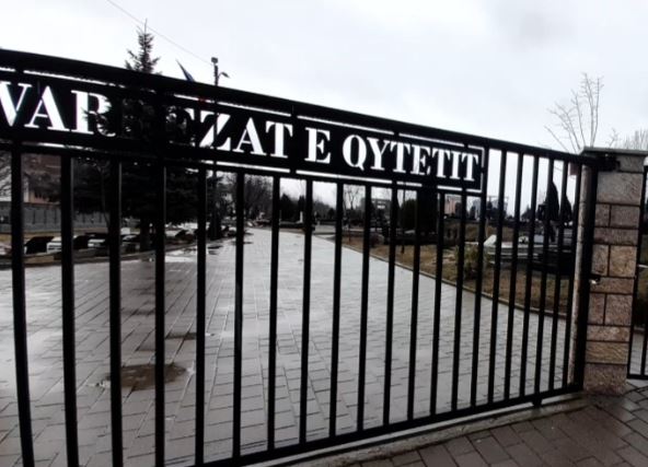 Varrezat e qytetit në Pejë - Foto ilustruese