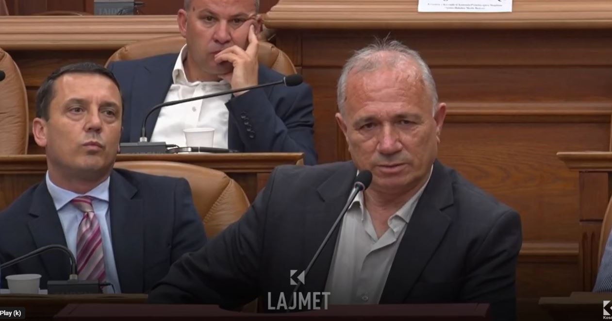 Aksidenti në udhëkryq: Vdes qytetari, politikani prizrenas jep dorëheqje (VIDEO)
