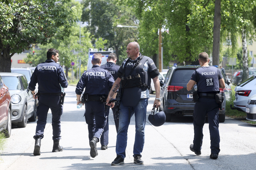 Sulmi në Graz: Policia konfirmon 10 viktima, mediat thonë së paku 30 janë në spital