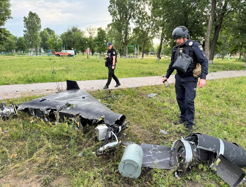 Sulmi rus me dron vret pesë persona dhe plagos 23 të tjerë, thonë zyrtarët ukrainas