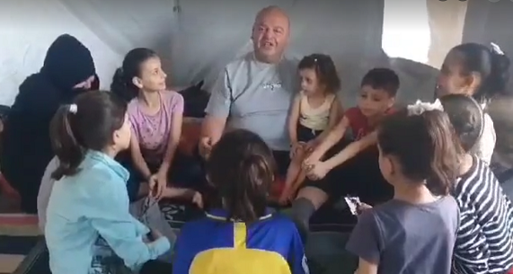 Shqip në zemër të luftës: Rrëfimi i palestinezit që jeton me gruan shqiptare