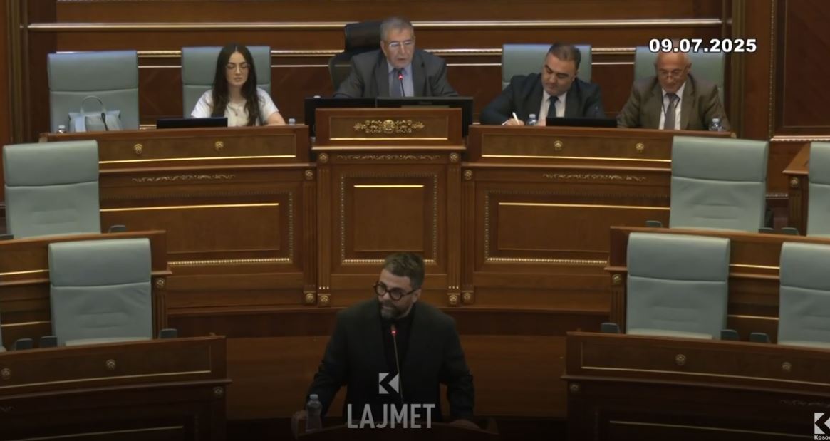 Kryesimi i 54 dështimeve, Dehari ngatërronte mikrofonin e telefonin - regjinë e sigurimin (VIDEO)