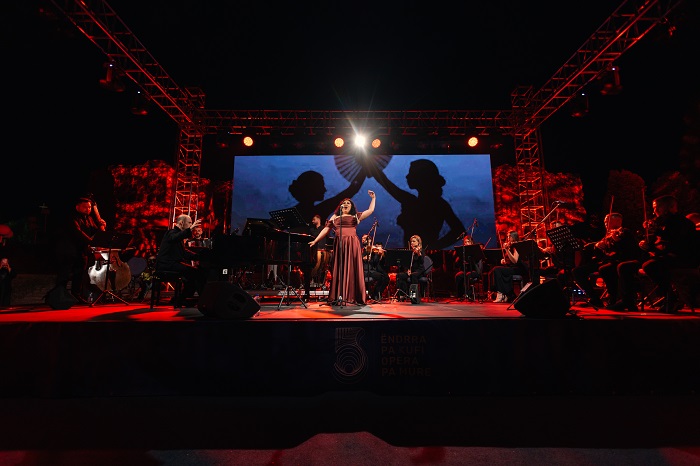Anita Rachvelishvili, një nga zërat më të mëdhenj të operës botërore, magjepsi publikun në Prishtinë në kuadër të Festivalit Ndërkombëtar të Operës Rame Lahaj