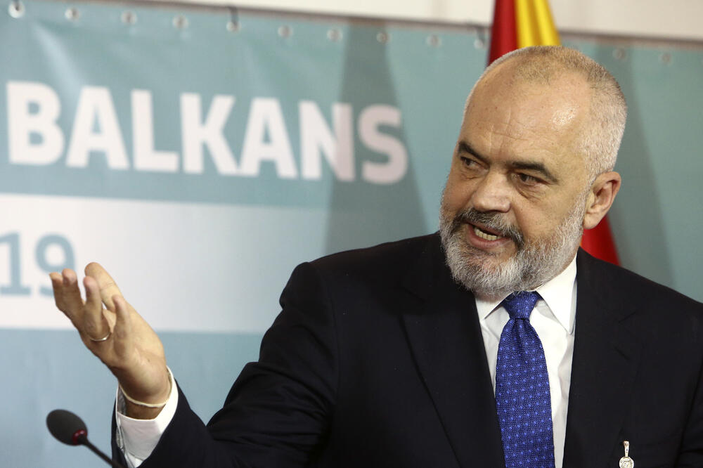 “Jam 8 cm më i gjatë se Trump!”- Rama batuta gjatë intervistës për revistën gjermane