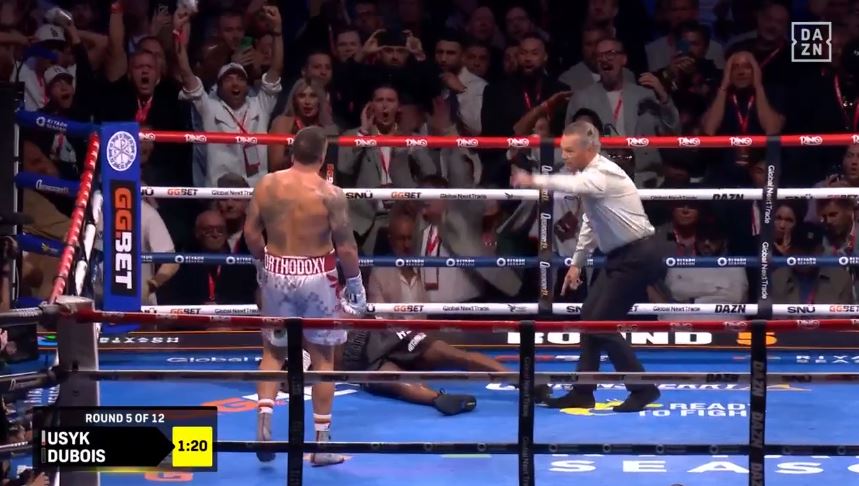 Usyk sërish e mposht me nokaut Duboisin