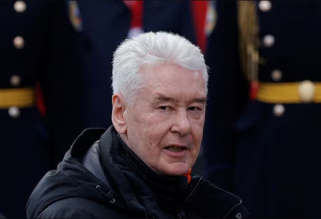 Sobyanin thotë se sistemet e mbrojtjes rrëzuan dy dronë gjatë rrugës për në Moskë