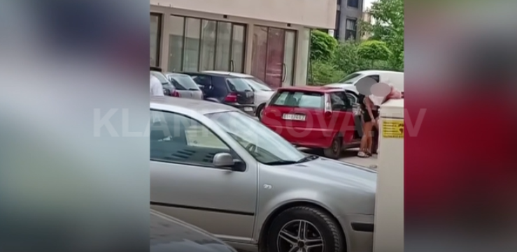 Vajzat e mitura të zhdukura u panë për herën e fundit në këtë veturë të kuqe (VIDEO)