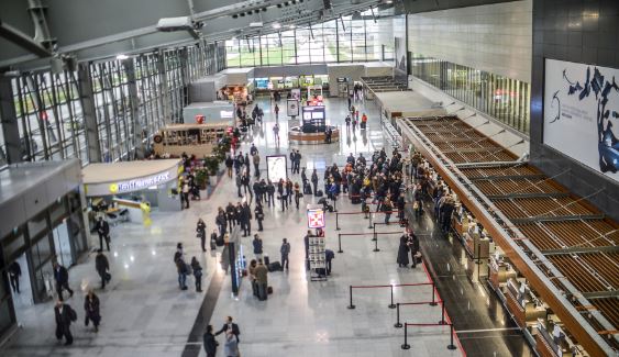 e-mori-veturen-me-qira-dhe-s-e-ktheu-me-arrestohet-i-dyshuari-ne-aeroportin-adem-jashari